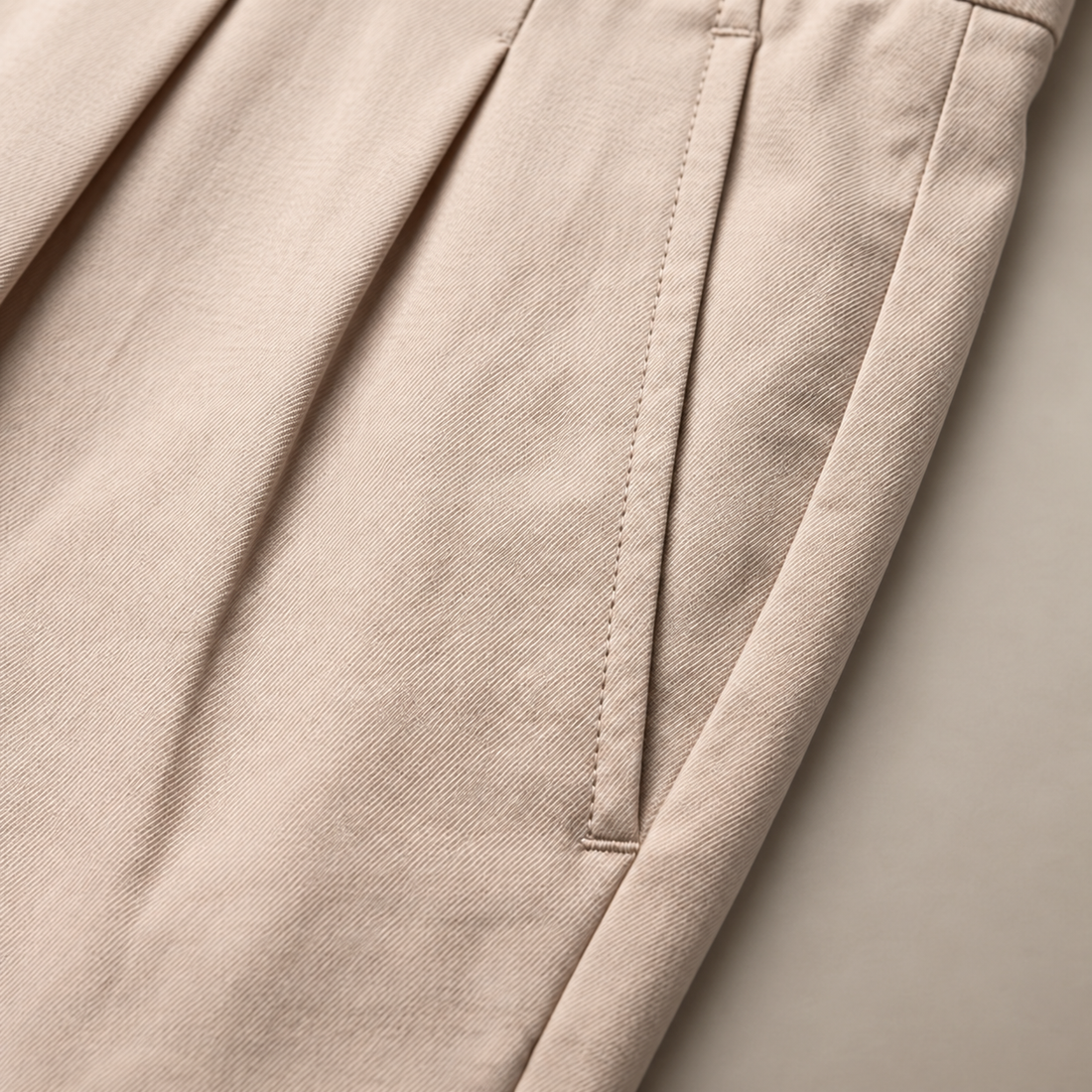 Men's Pleated Tailored Trousers with Turn-Ups