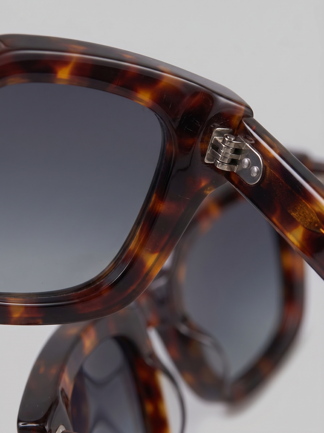 Men's Trendy Sunglasses with Dark Lenses