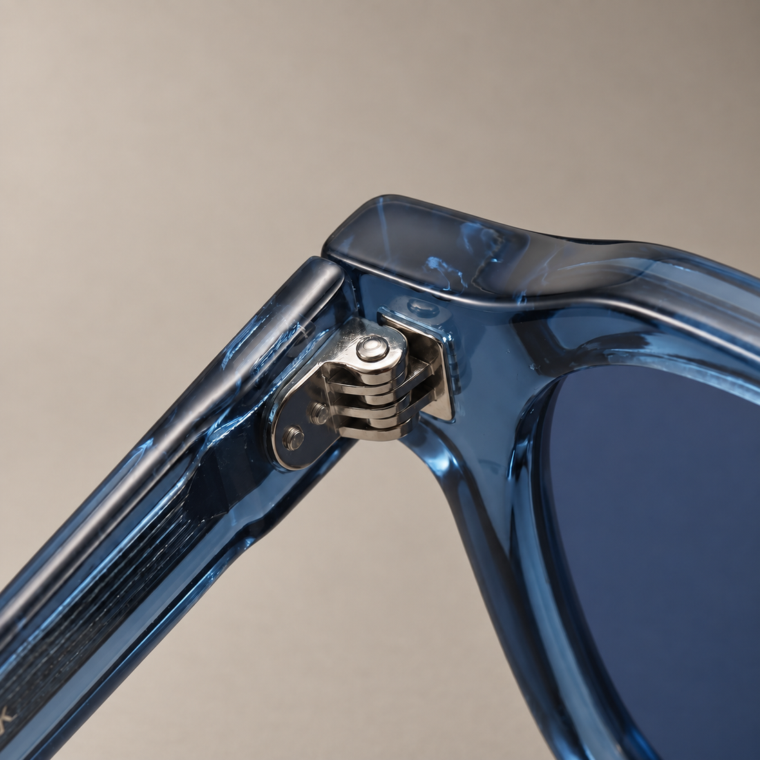 Men's Vintage Square Sunglasses with Dark Lenses