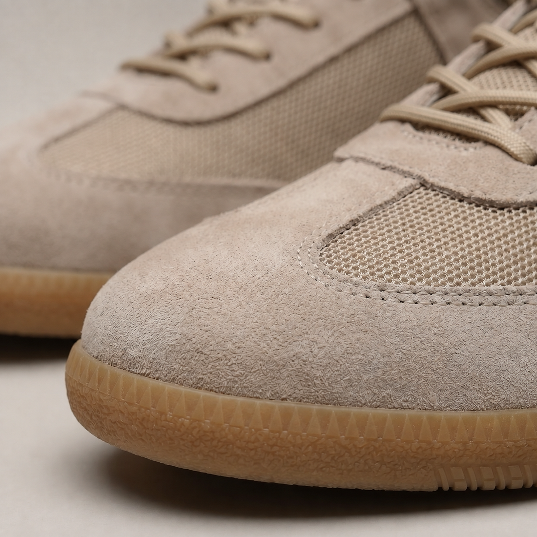 Men's Classic Low-Top Trainers