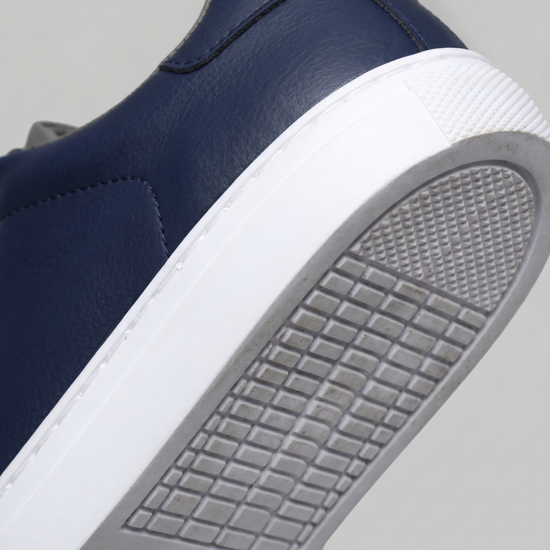 Men's Classic Sneakers without Laces