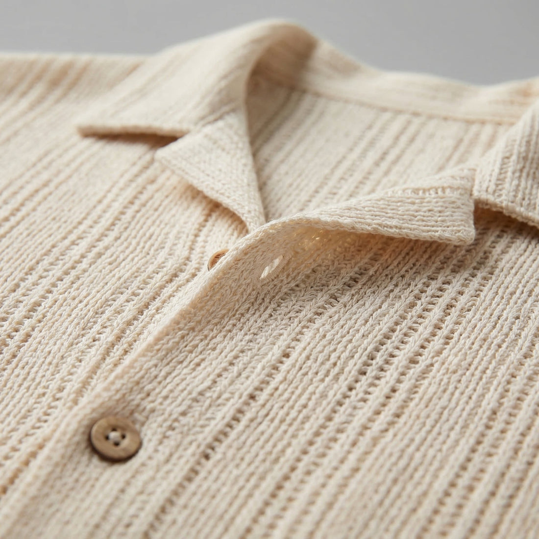 Men's Lightweight Button-Down Shirt for Summer