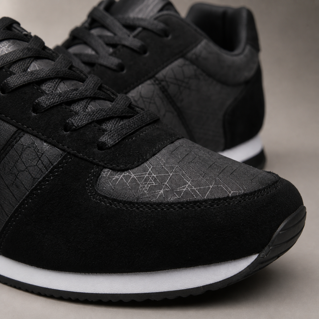 Men's Patterned Low-Top Sneakers