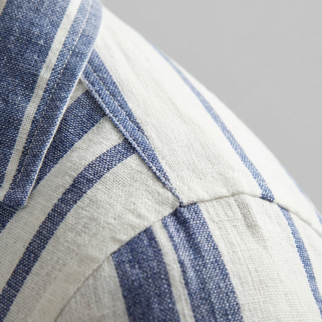 Men's Short Sleeve Button-Down Shirt