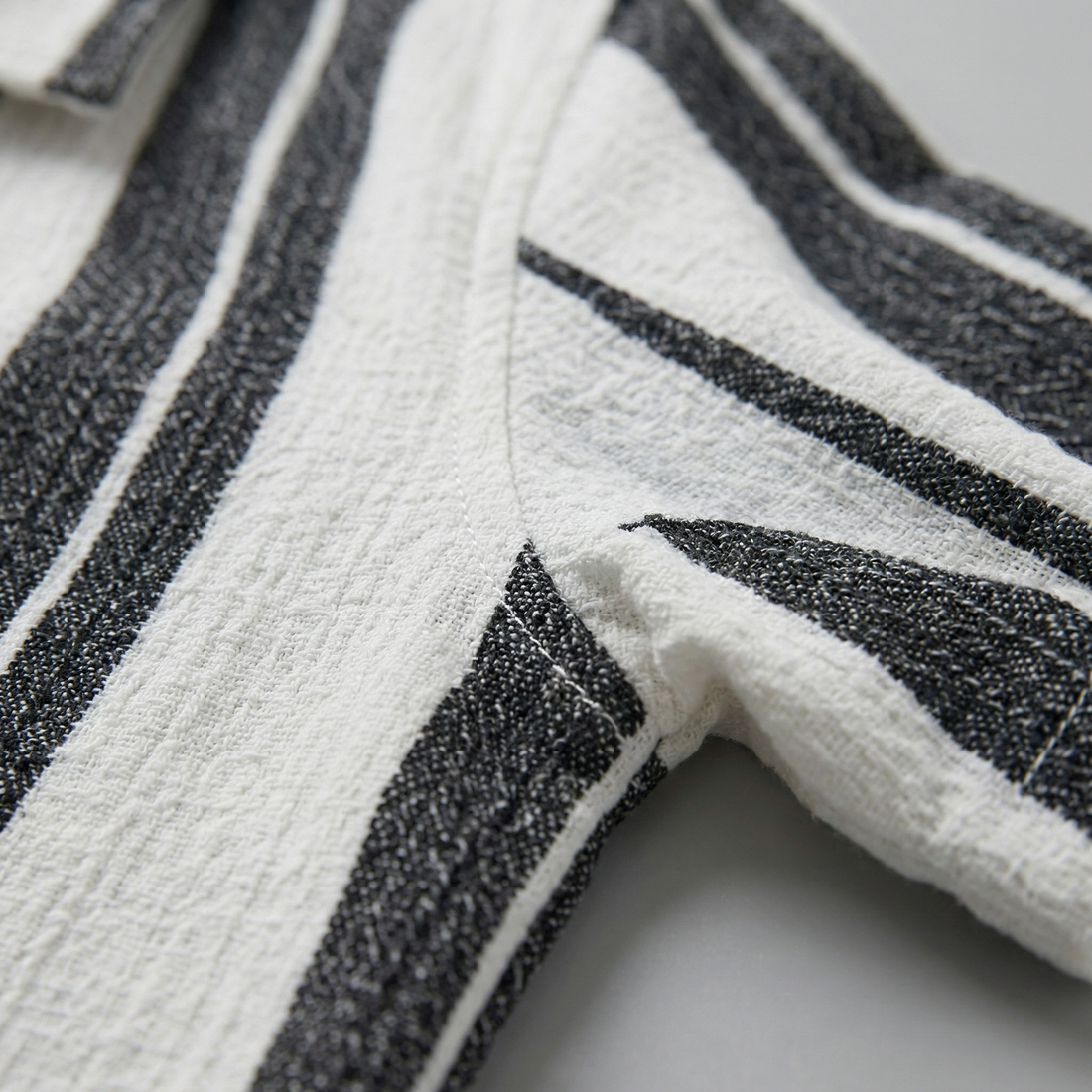 Men's Short Sleeve Button-Down Shirt