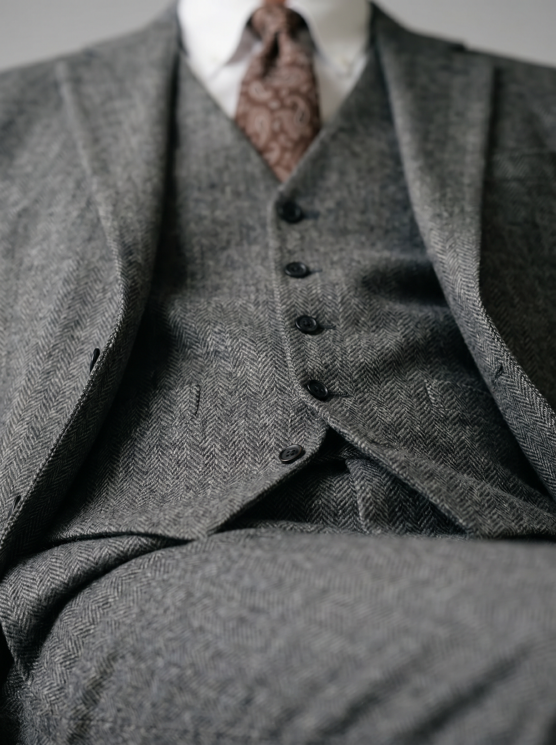 Men's Slim Fit Three-Piece Suit with Vest for Weddings