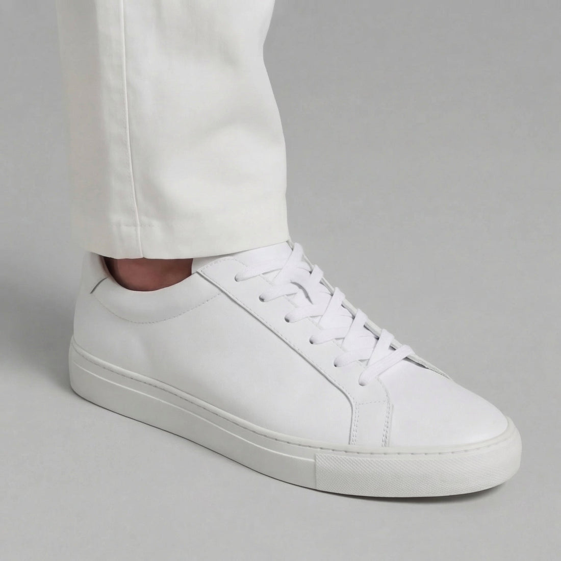 Men's Straight-Fit Chino Trousers